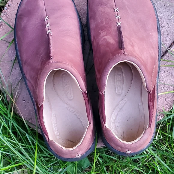 Keen Brown and Black Mules with Protective Toe Cap - Picture 4 of 5